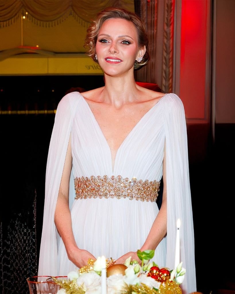 Escotes que favorecen a la silueta tri&aacute;ngulo invertido